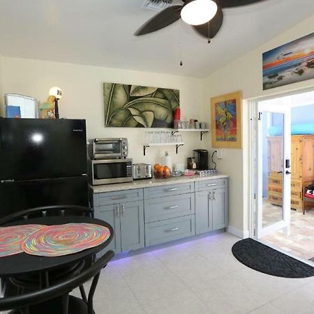 Fantasy Island Inn, Caters to Men Wilton Manors Bagian luar foto