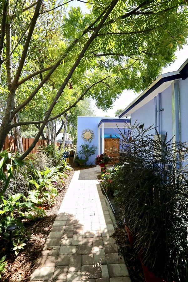 Fantasy Island Inn, Caters to Men Wilton Manors Bagian luar foto