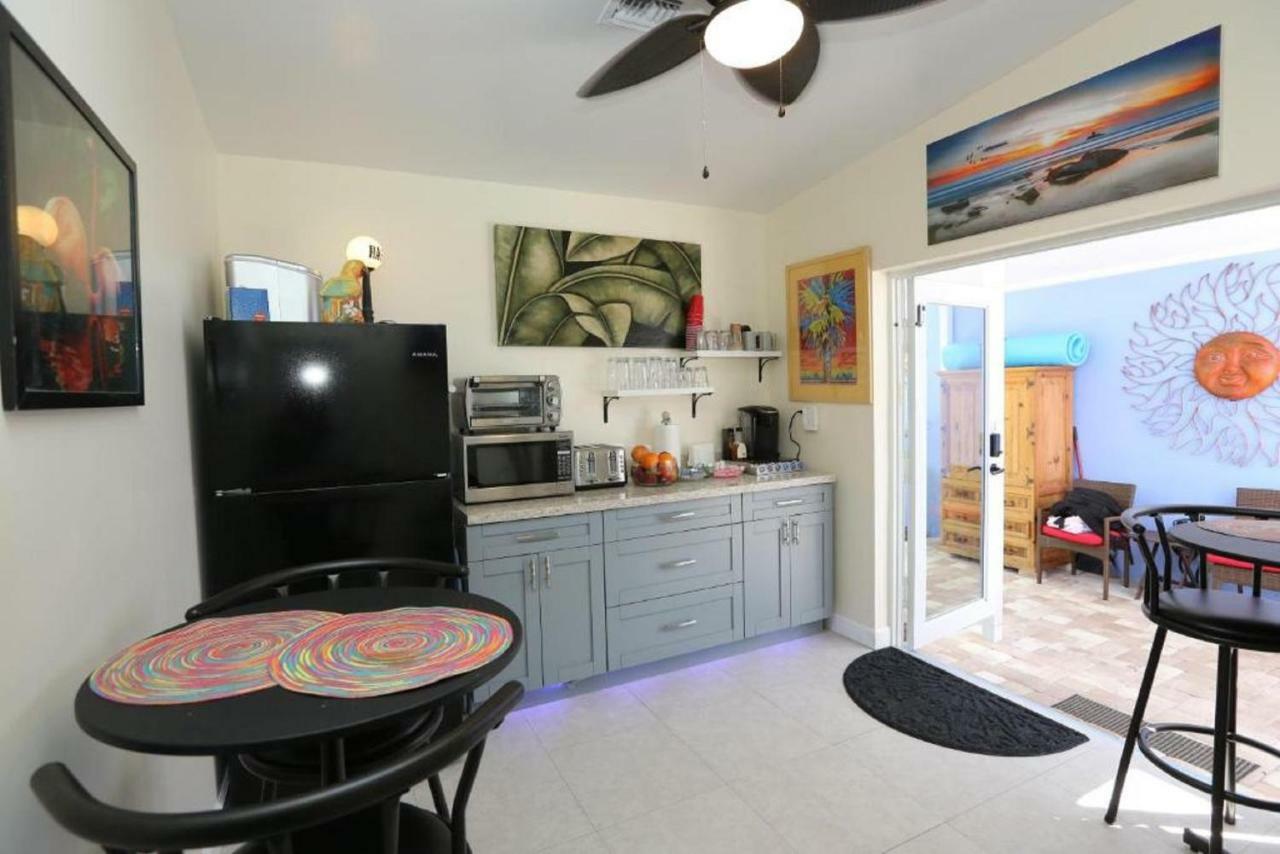 Fantasy Island Inn, Caters to Men Wilton Manors Bagian luar foto