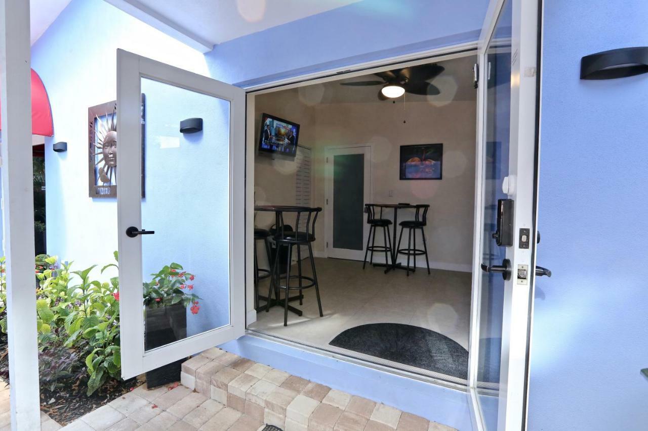 Fantasy Island Inn, Caters to Men Wilton Manors Bagian luar foto
