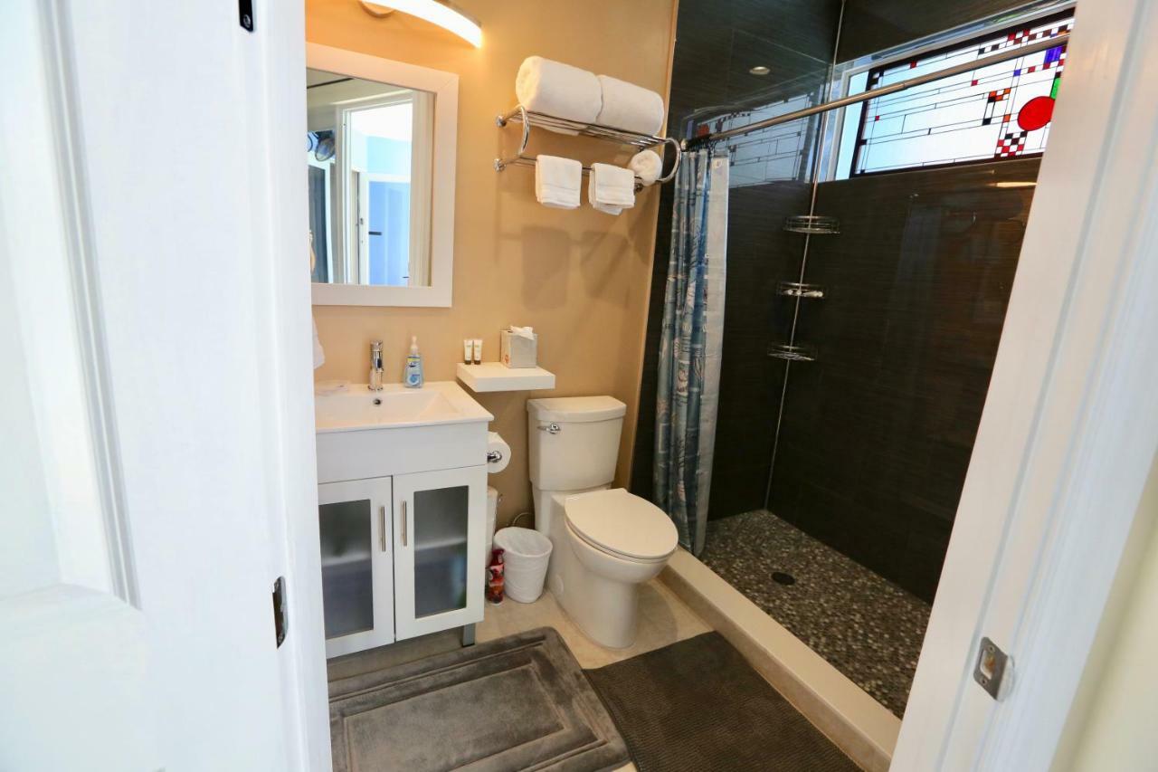 Fantasy Island Inn, Caters to Men Wilton Manors Bagian luar foto
