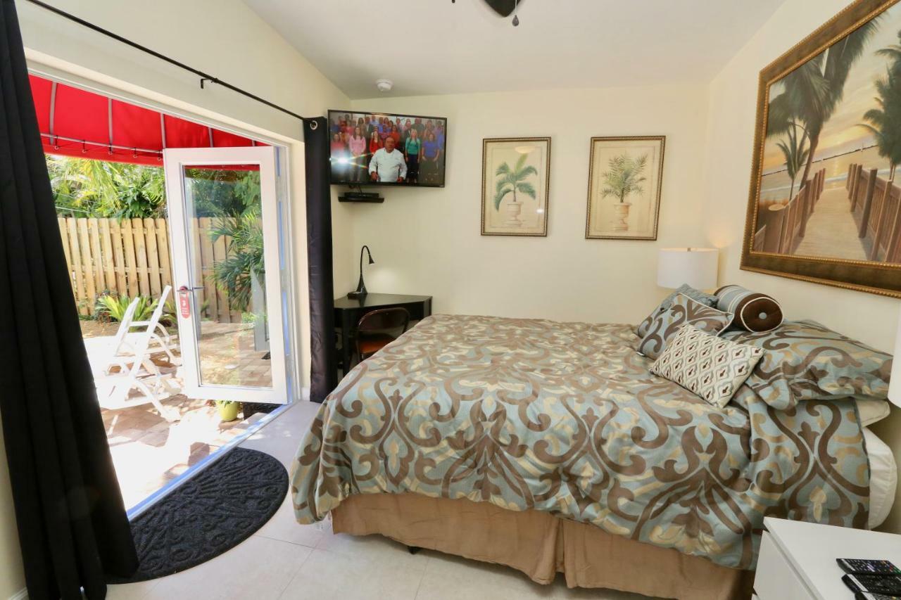 Fantasy Island Inn, Caters to Men Wilton Manors Bagian luar foto