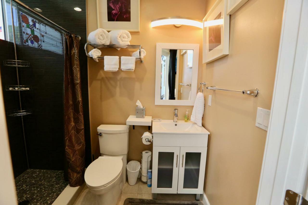 Fantasy Island Inn, Caters to Men Wilton Manors Bagian luar foto