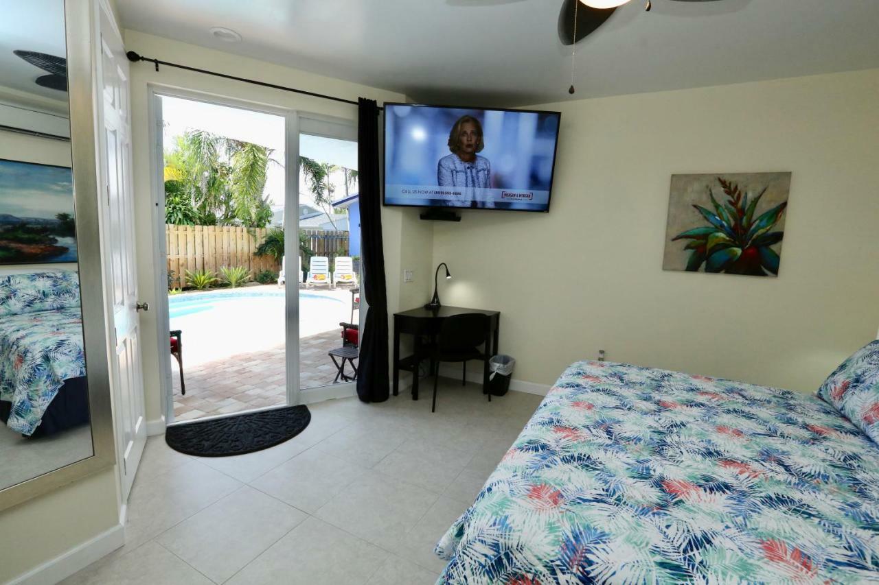 Fantasy Island Inn, Caters to Men Wilton Manors Bagian luar foto